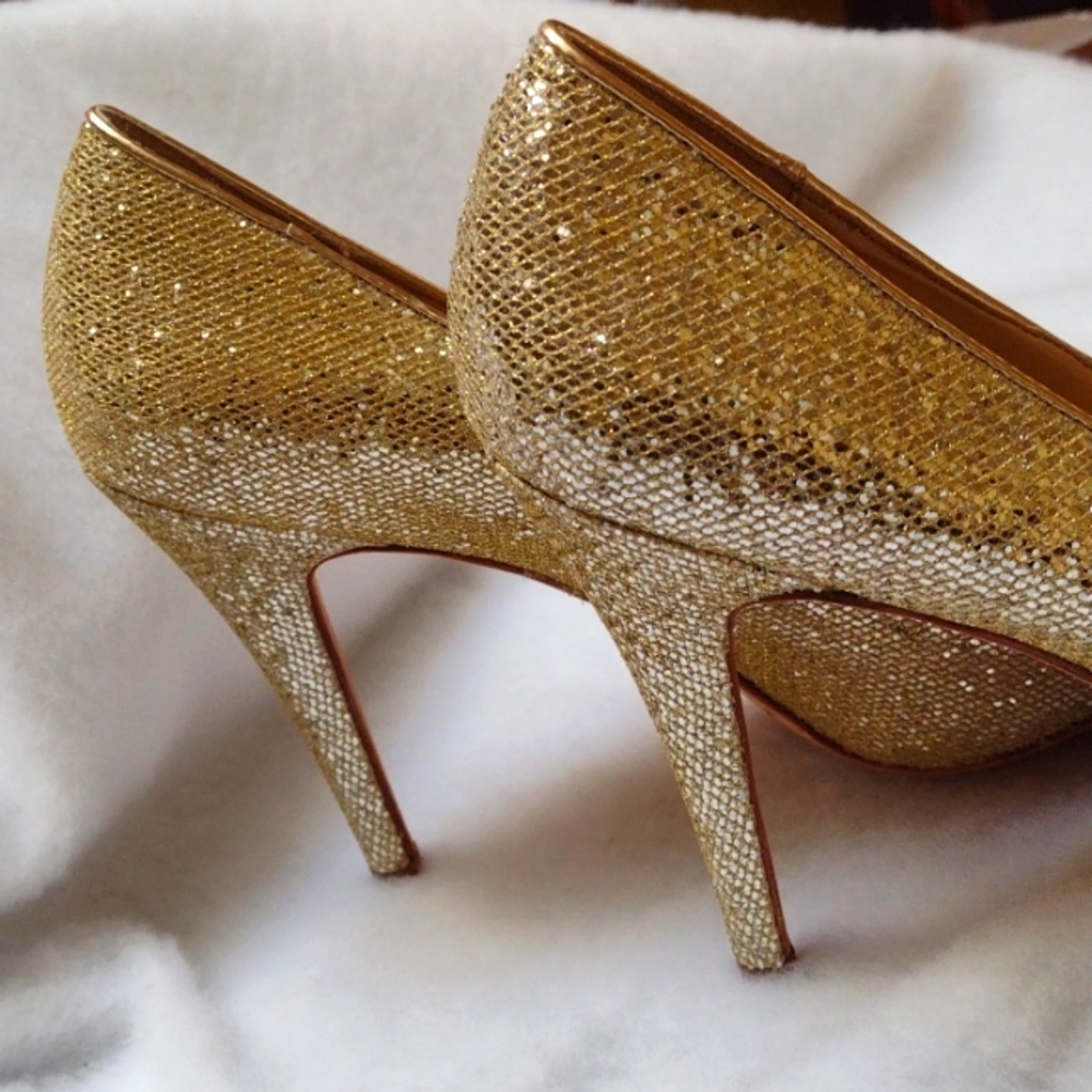 Shoes - Picture 3 of 7